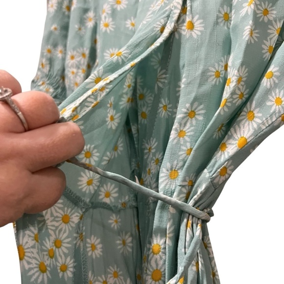 Faithful The Brand Size Large Mira Floral Wrap Mini Dress Y8 - Picture 4 of 8